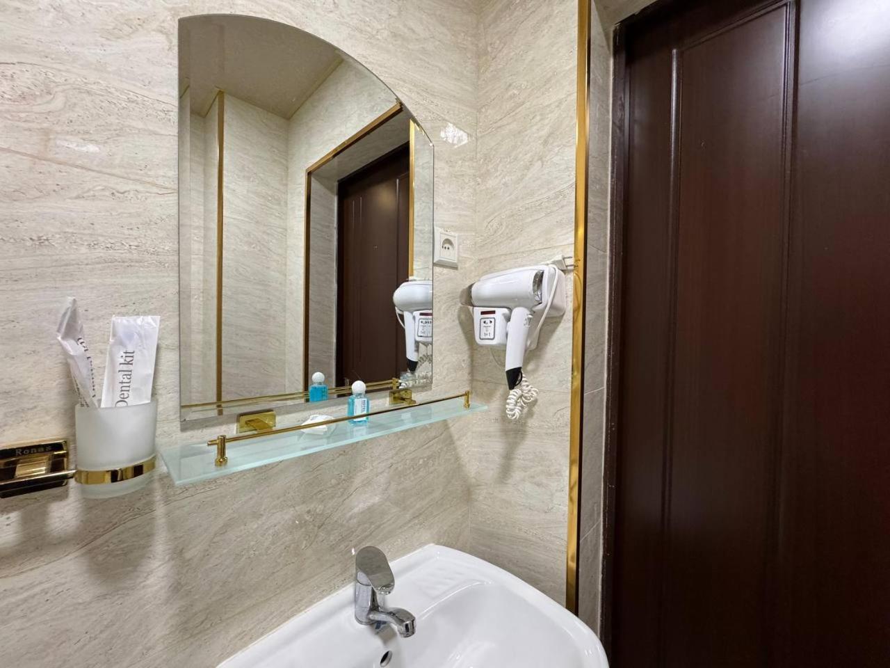 Sv Hotel Tachkent Extérieur photo